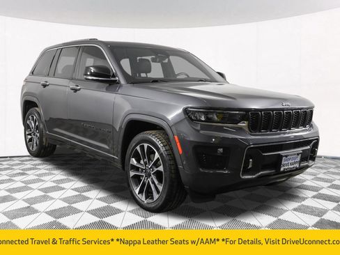Used 2022 Jeep Grand Cherokee Overland w/ Luxury Tech Group IV AWD/4WD image 17