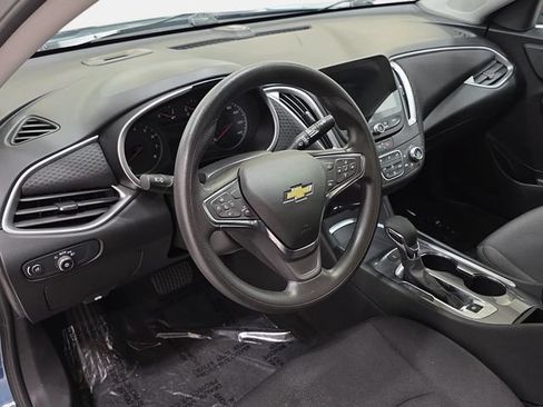 Used 2025 Chevrolet Malibu LT FWD image 16