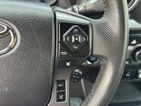 Used 2021 Toyota Tacoma TRD Sport w/ Technology Package AWD/4WD image 12