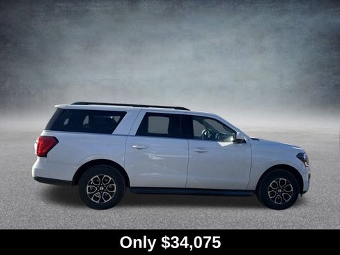 Used 2023 Ford Expedition Max XLT image 4