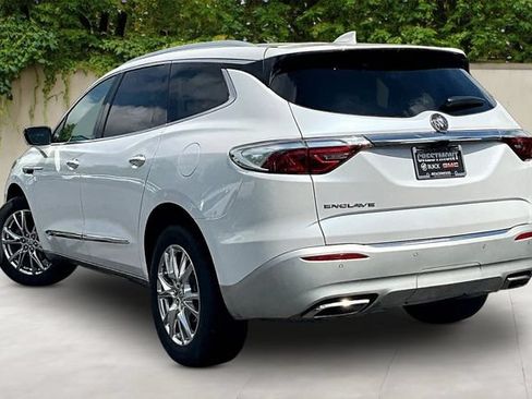 Used 2023 Buick Enclave Essence w/ Experience Buick Package FWD image 4