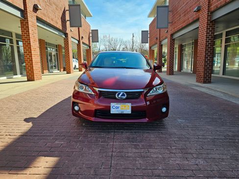 Used 2011 Lexus CT 200h FWD image 2
