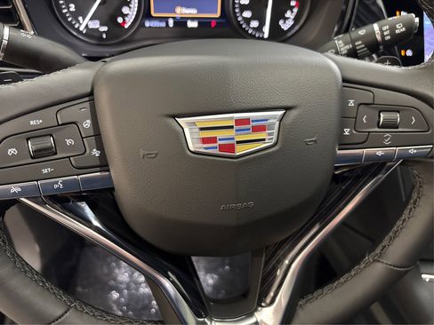 New 2025 Cadillac XT6 Premium Luxury w/ Technology Package FWD image 16
