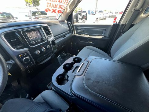 Used 2022 RAM 1500 Classic SLT image 21