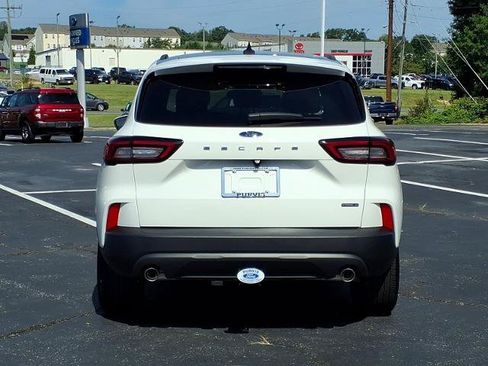 Certified 2025 Ford Escape ST-Line Select w/ Class II Trailer Tow Package AWD/4WD image 4