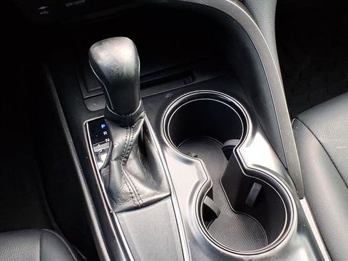 Used 2018 Toyota Camry SE image 19