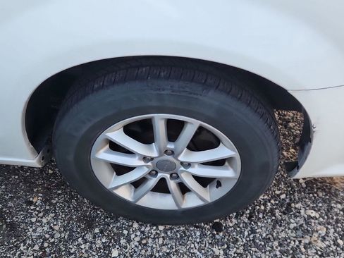 Used 2019 Dodge Grand Caravan SXT image 7