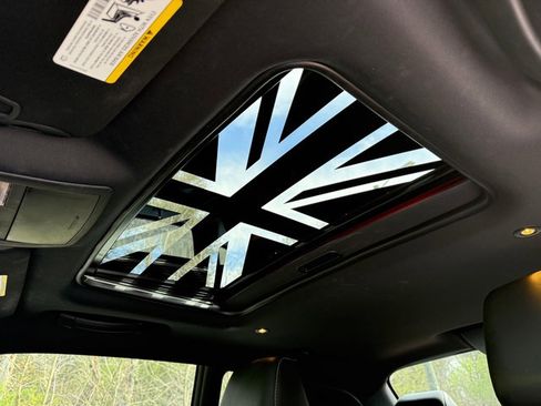 Used 2016 Dodge Challenger SRT Hellcat image 25