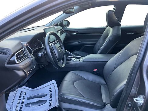 Used 2022 Toyota Camry XSE w/ Navigation Package image 9