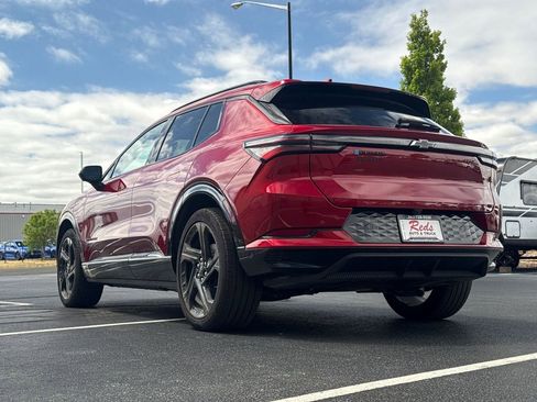 Used 2024 Chevrolet Equinox EV RS w/ Active Safety Package 3 FWD image 21