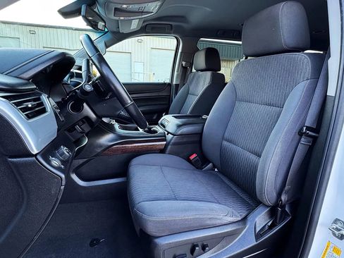 Used 2019 GMC Yukon XL SLE image 16