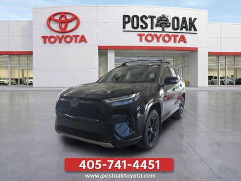 Used 2023 Toyota RAV4 SE AWD/4WD image 1