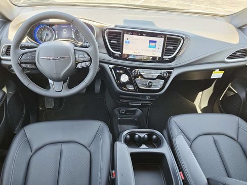 New 2026 Chrysler Pacifica Select w/ S Appearance Package AWD/4WD image 9