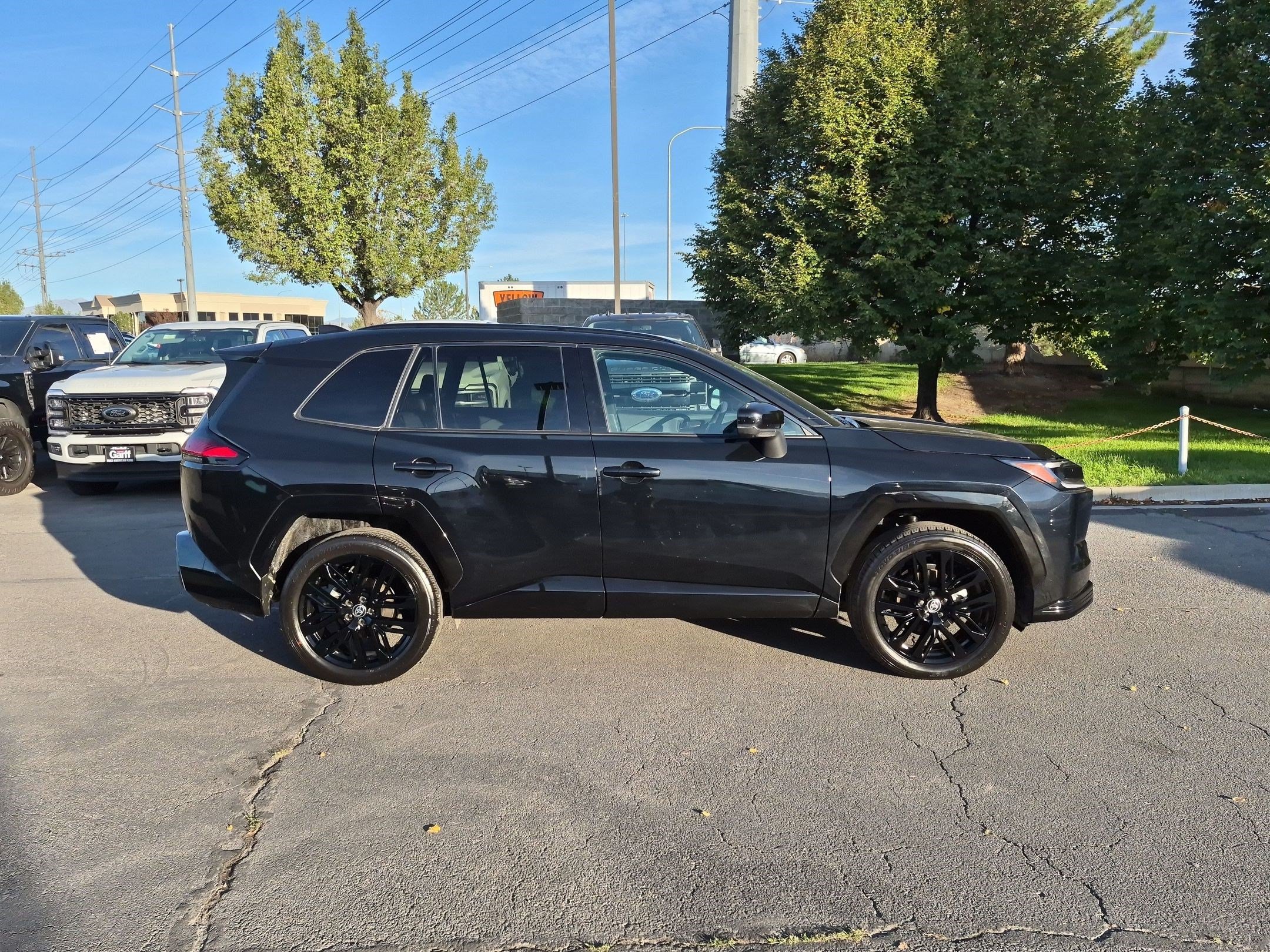 Used 2026 Toyota RAV4 XSE AWD/4WD image 2