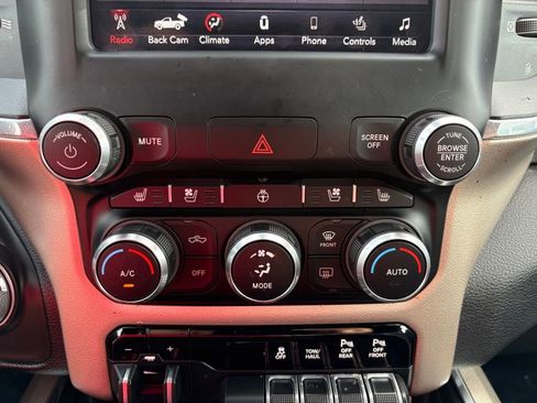 Used 2019 RAM 1500 Laramie w/ Sport Appearance Package AWD/4WD image 25