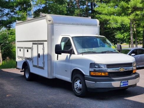 Used 2022 Chevrolet Express 3500 w/ Power Convenience Package RWD image 7