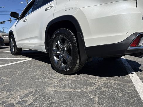 Used 2018 Toyota Highlander Limited Platinum image 24