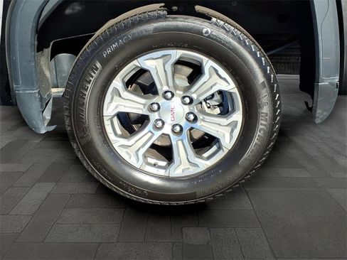 Used 2025 GMC Sierra 1500 SLT image 13