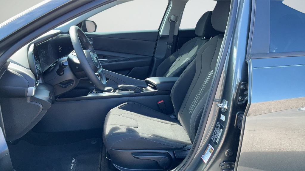 Used 2024 Hyundai Elantra SEL FWD image 17