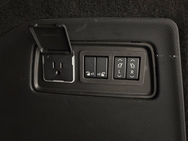 Used 2026 Cadillac Escalade Luxury AWD/4WD image 46