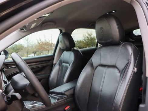 Used 2018 Alfa Romeo Stelvio AWD image 11