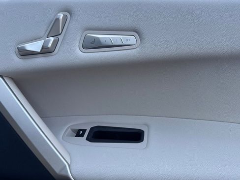 Used 2025 BMW iX xDrive50 w/ Premium Package image 21