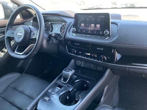 Used 2023 Nissan Rogue SL FWD image 12