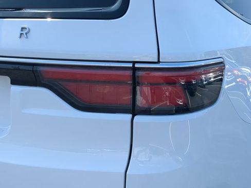 Used 2024 Jeep Wagoneer Series II w/ Flexible Seating Group image 11