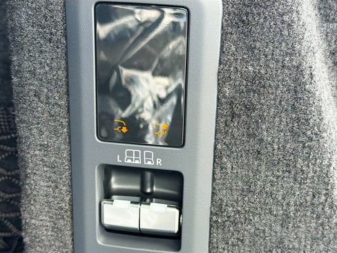 New 2026 Land Rover Range Rover Sport SE image 13