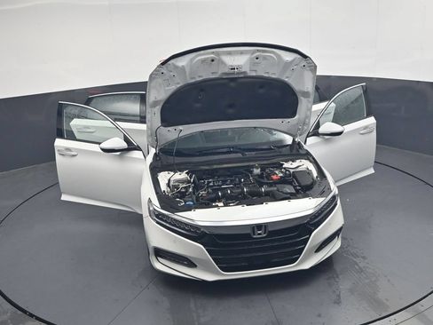 Used 2018 Honda Accord Touring image 40