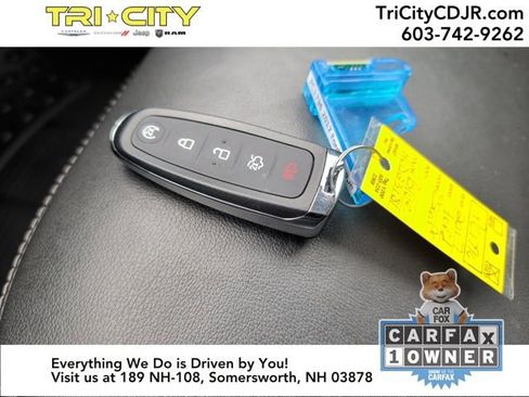 Used 2017 Ford Escape Titanium image 33