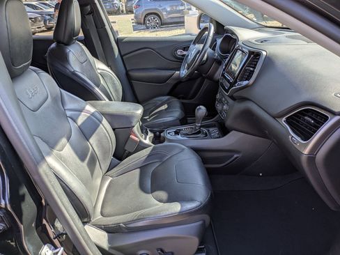Used 2019 Jeep Cherokee Limited FWD image 28