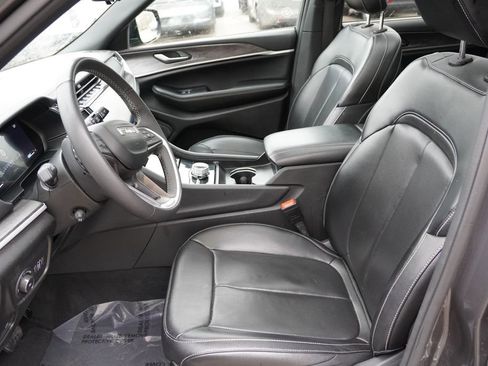 Certified 2024 Jeep Grand Cherokee L Limited w/ Luxury Tech Group II AWD/4WD image 15