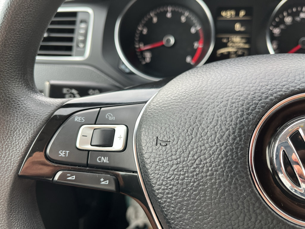 Used 2015 Volkswagen Jetta SE FWD image 17