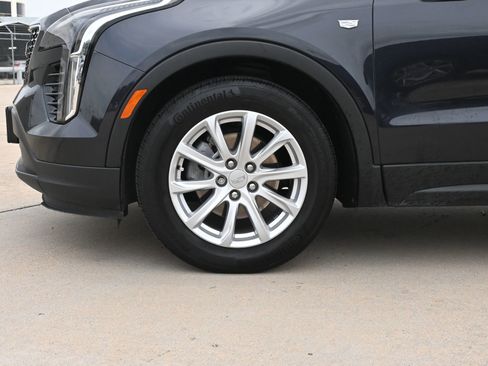 Used 2023 Cadillac XT4 Luxury w/ Cold Weather Package FWD image 29
