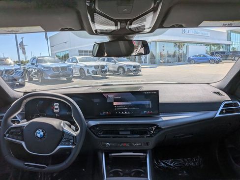 Used 2025 BMW 330i Sedan w/ Convenience Package RWD image 20
