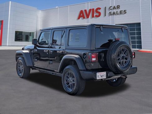 Used 2025 Jeep Wrangler Sport S image 14