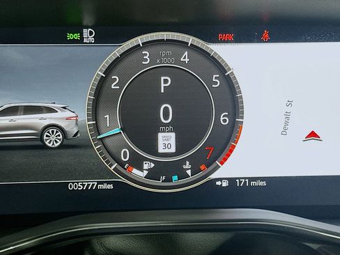 Used 2025 Jaguar F-PACE R-Dynamic S image 19