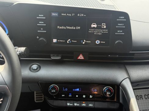 Used 2025 Hyundai Elantra Sport w/ Cargo Package image 17