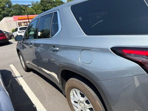 Used 2023 Chevrolet Traverse LS AWD/4WD image 3