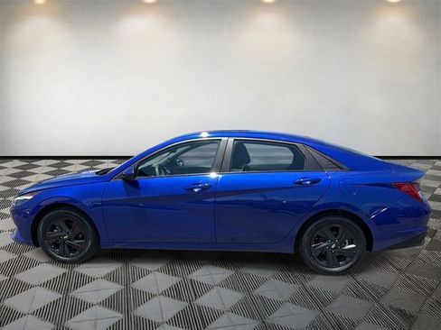 Used 2023 Hyundai Elantra Blue FWD image 8