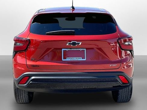 Used 2024 Chevrolet Trax RS w/ Driver Confidence Package FWD image 4