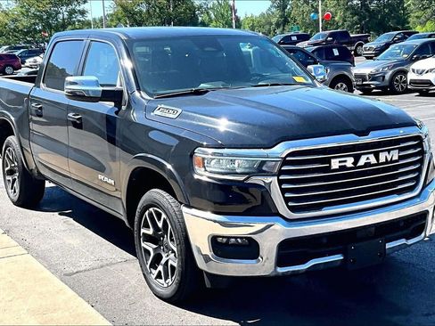 Used 2025 RAM 1500 Laramie AWD/4WD image 1