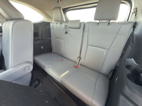 Used 2022 Toyota Highlander Platinum image 17