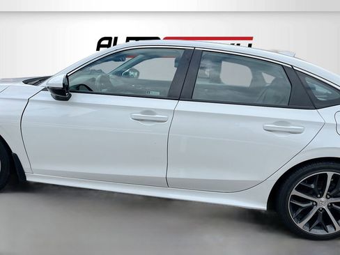 Used 2024 Honda Civic Touring image 4