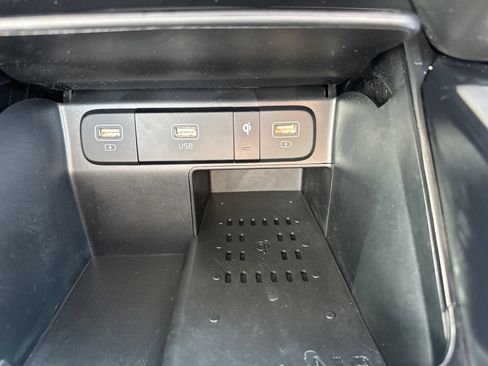 Used 2023 Kia Sorento S w/ Panoramic Sunroof Package AWD/4WD image 38
