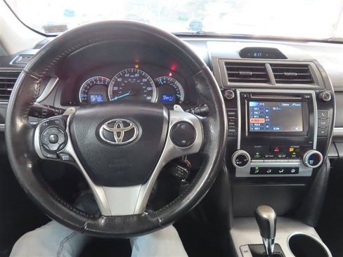 Used 2012 Toyota Camry SE w/ Preferred Accessory Pkg FWD image 20
