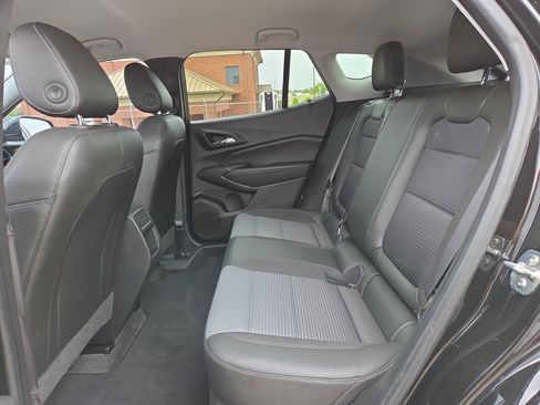 Used 2024 Chevrolet Trax LT w/ Driver Confidence Package FWD image 11