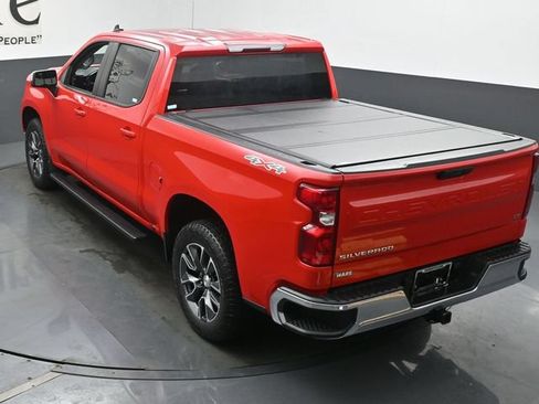 Used 2023 Chevrolet Silverado 1500 LT AWD/4WD image 41