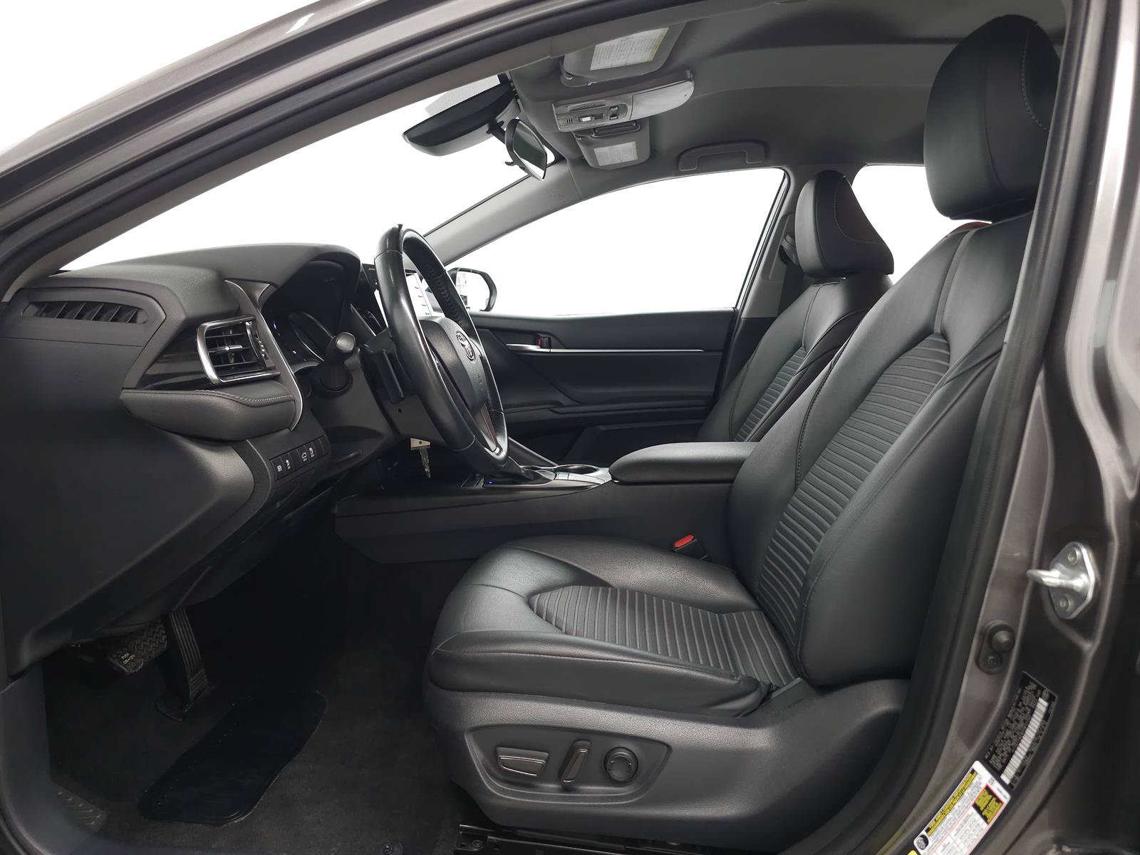 Certified 2023 Toyota Camry SE FWD image 4